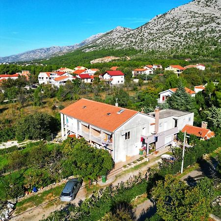 Apartments Lana Starigrad Paklenica Exterior photo