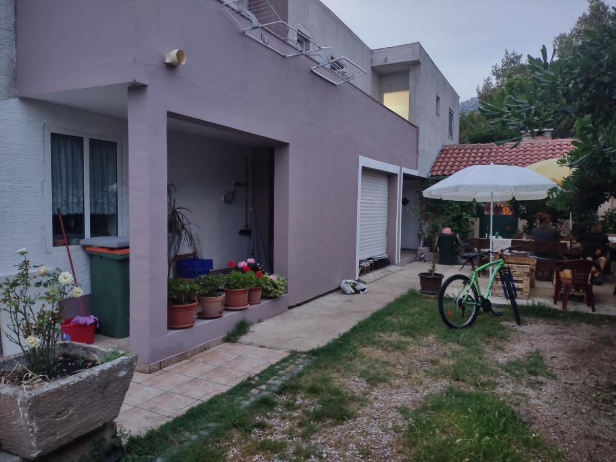 Apartments Lana Starigrad Paklenica Exterior photo