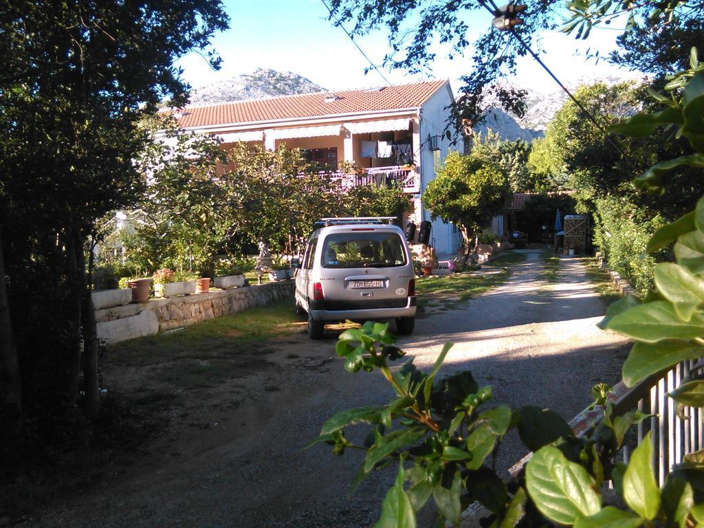 Apartments Lana Starigrad Paklenica Exterior photo